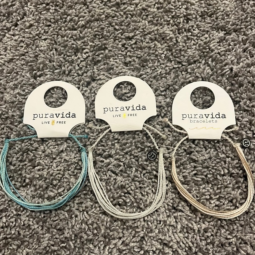 3 puravida bracelets nwt never worn